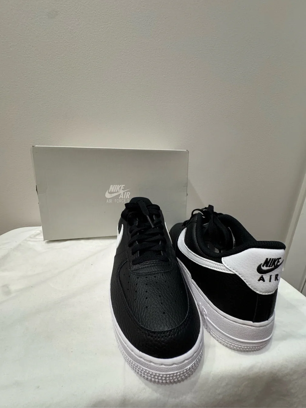 NEW Nike Air Force 1 '07 Low Black/White Men's Size 8.5 | New in Box